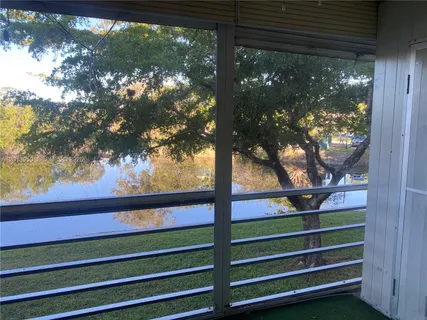 $74,900 | 9370 Sunrise Lakes Boulevard, Unit 209, Sunrise, FL 33322