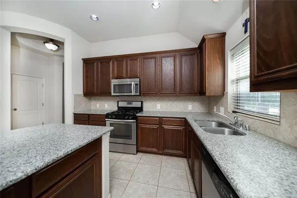 $2,500 | 5609 Centeridge Lane, McKinney, TX 75071