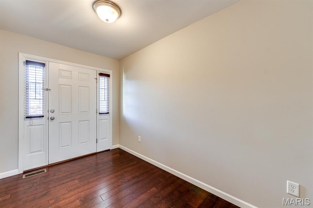 925 Meramec Grove Drive Ballwin, MO 63021 - Photo 2 of 50