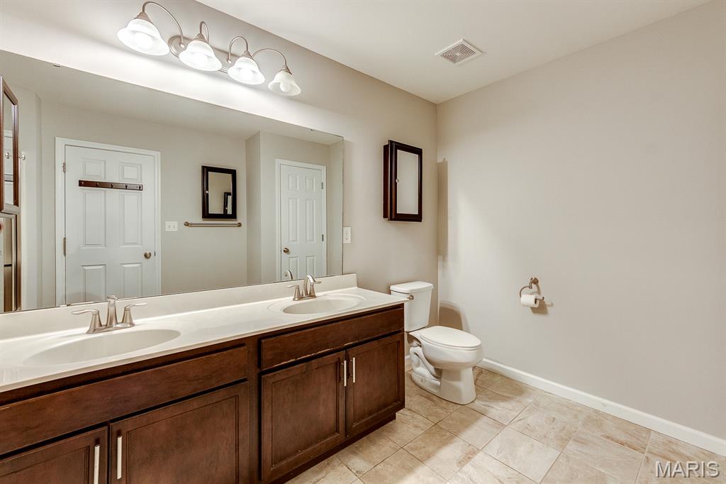 925 Meramec Grove Drive Ballwin, MO 63021 - Photo 23 of 50