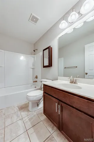 $3,000 | 925 Meramec Grove Drive, Ballwin, MO 63021