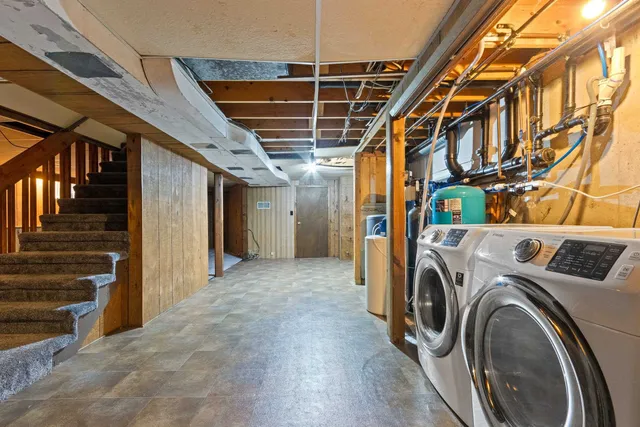 $349,900 | 3683 Austrian Lane, Suamico, WI 54313