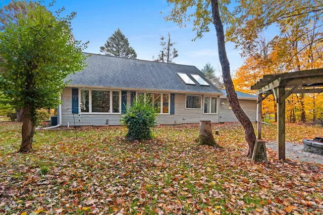 $349,900 | 3683 Austrian Lane, Suamico, WI 54313