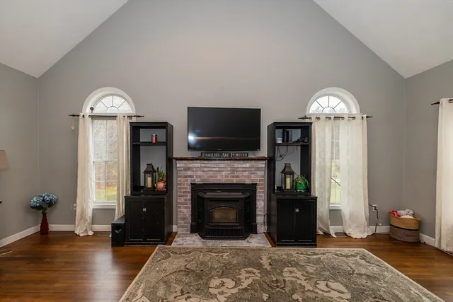 $929,900 | 142 River Road, Pepperell, MA 01463