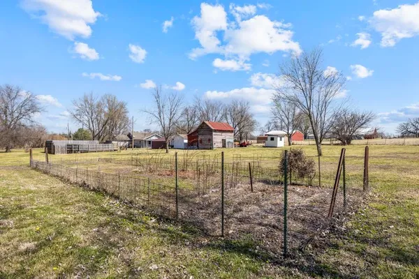 $245,000 | 2286 Jayhawk Road, Fort Scott, KS 66701