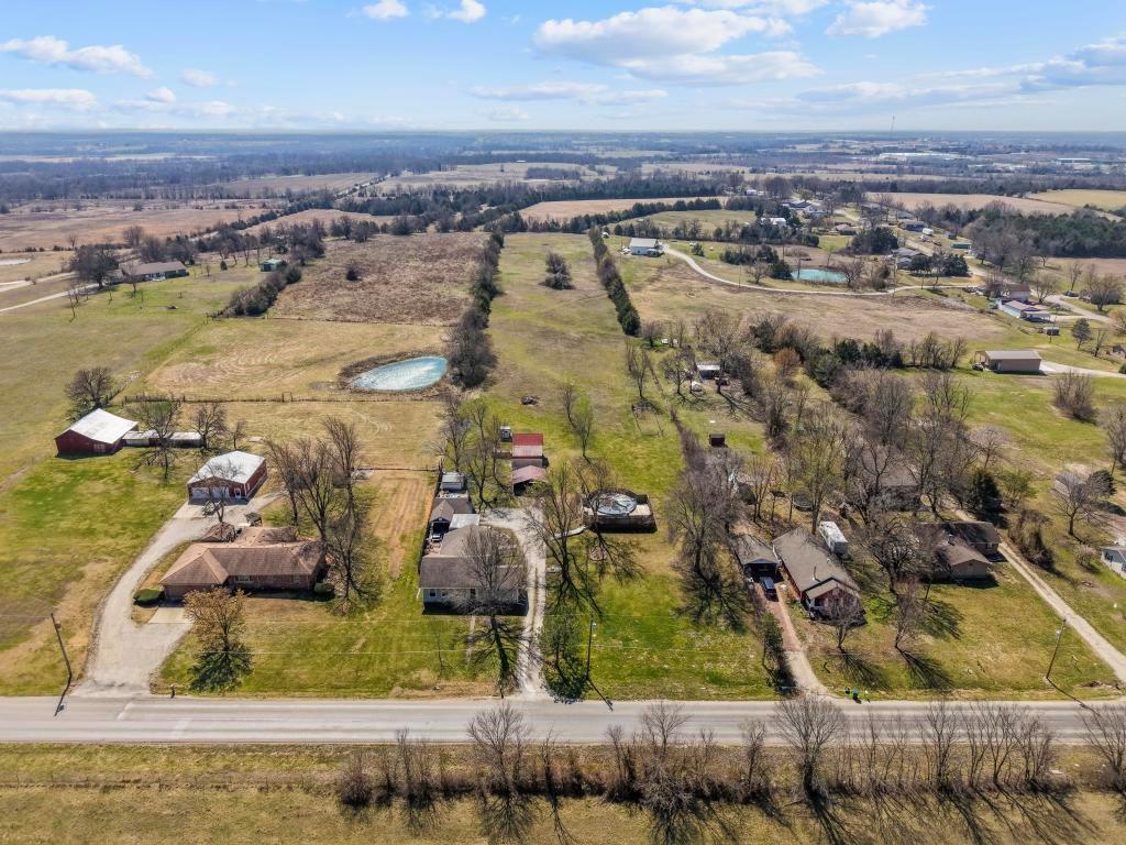 2286 Jayhawk Road Fort Scott, KS 66701 - Photo 5 of 47
