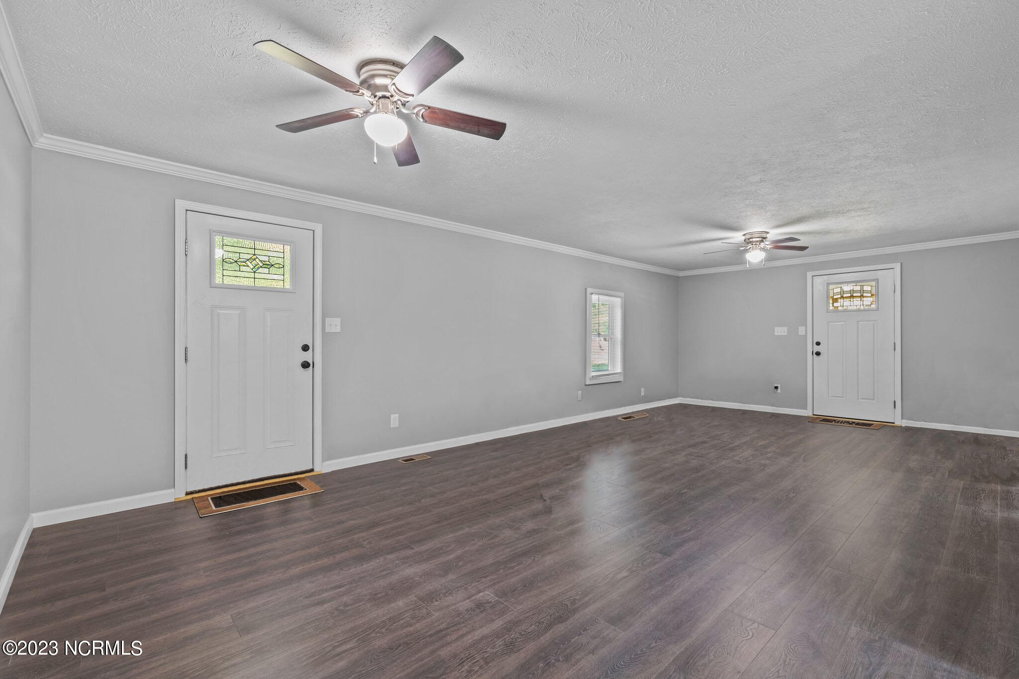 678 East Washington Street Extension Rockingham, NC 28379 - Photo 2 of 30 Living room