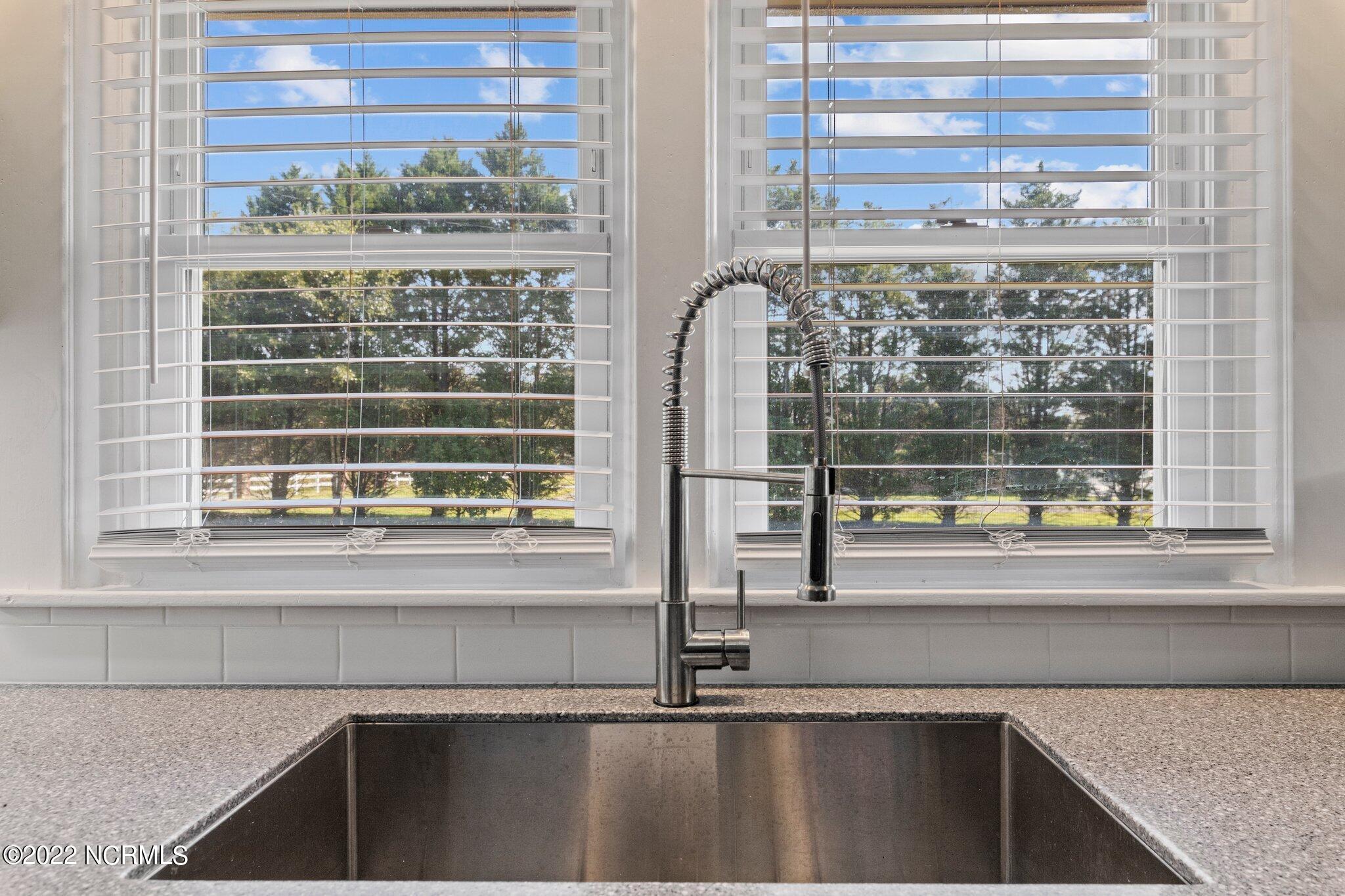 678 East Washington Street Extension Rockingham, NC 28379 - Photo 10 of 30 Kitchen