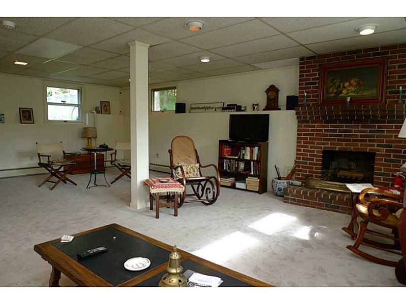 7 Carriage Road Cumberland, ME 04110 - Photo 15 of 21 Den/Family/Great Room.