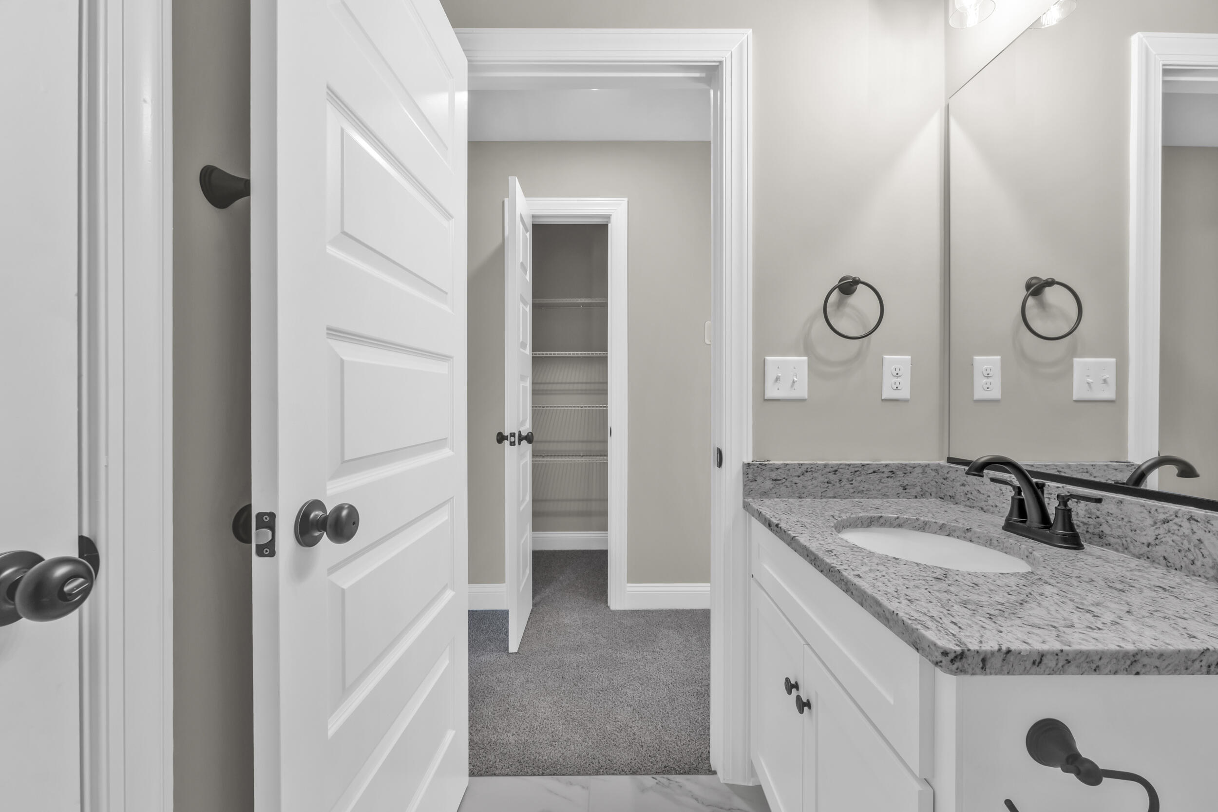 2767 Huntcliffe Drive Augusta, GA 30909 - Photo 27 of 36 Hallway Bathroom