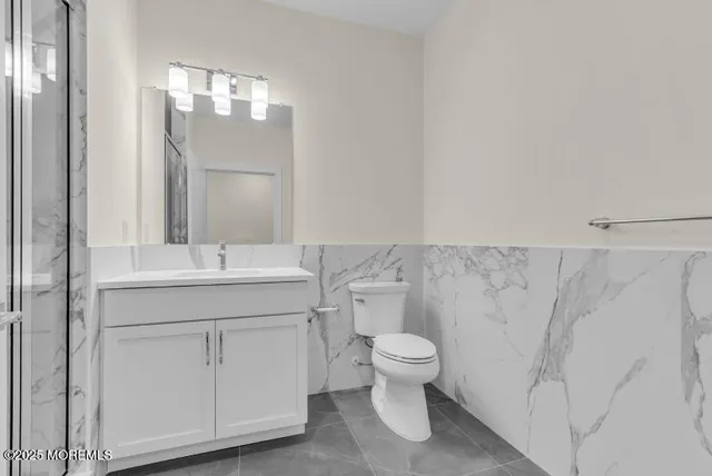 $2,100 | 19 Carr Avenue, Unit 215, Keansburg, NJ 07734