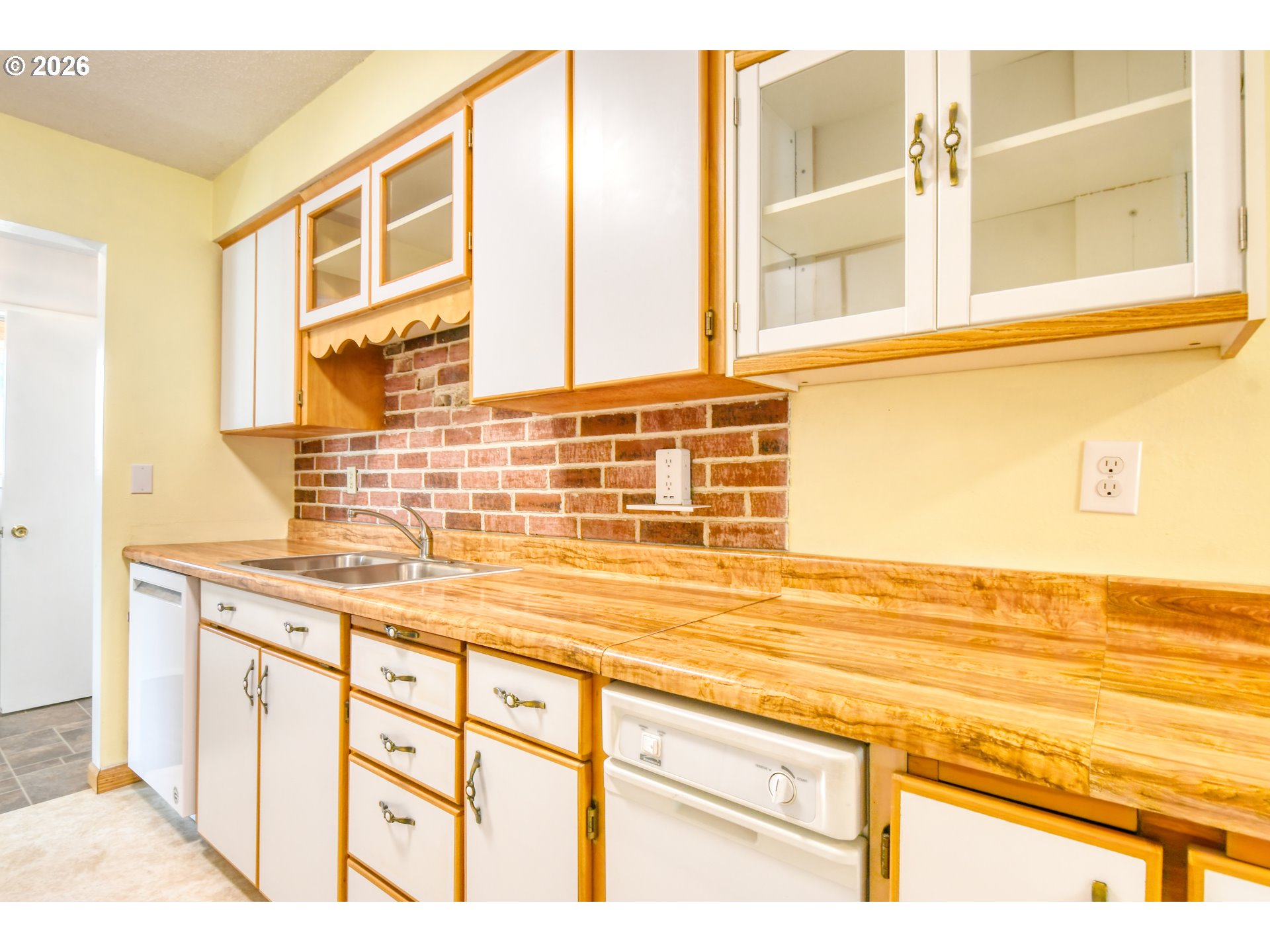 1303 Southwest 41st Street Pendleton, OR 97801 - Photo 12 of 38