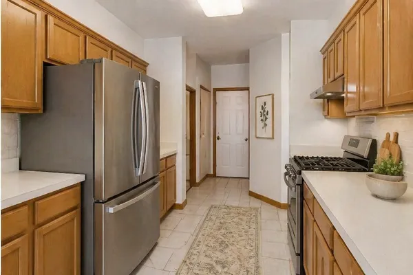 $399,000 | 2392 Carillon Drive, Grayslake, IL 60030