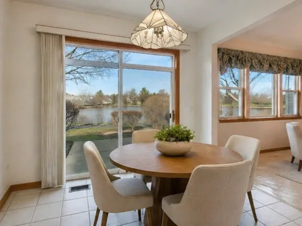 $399,000 | 2392 Carillon Drive, Grayslake, IL 60030