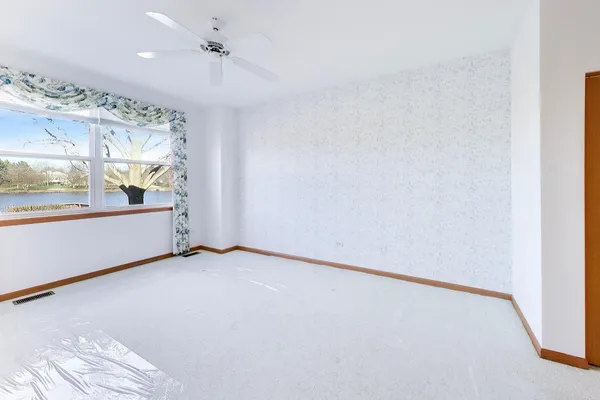 $399,000 | 2392 Carillon Drive, Grayslake, IL 60030