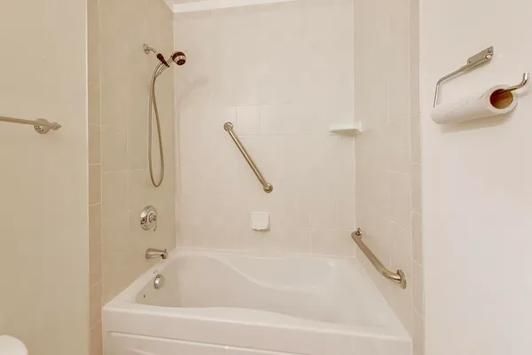 $400,000 | 2392 Carillon Drive, Grayslake, IL 60030