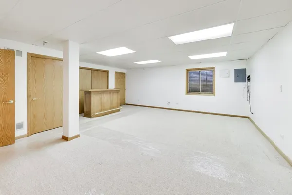 $399,000 | 2392 Carillon Drive, Grayslake, IL 60030