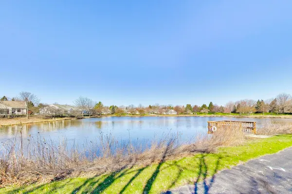 $399,000 | 2392 Carillon Drive, Grayslake, IL 60030