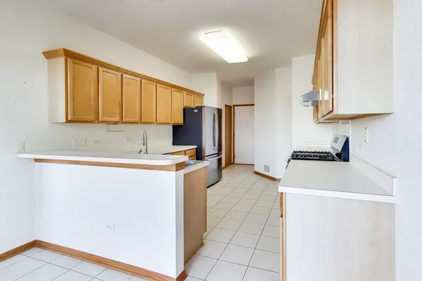 $400,000 | 2392 Carillon Drive, Grayslake, IL 60030