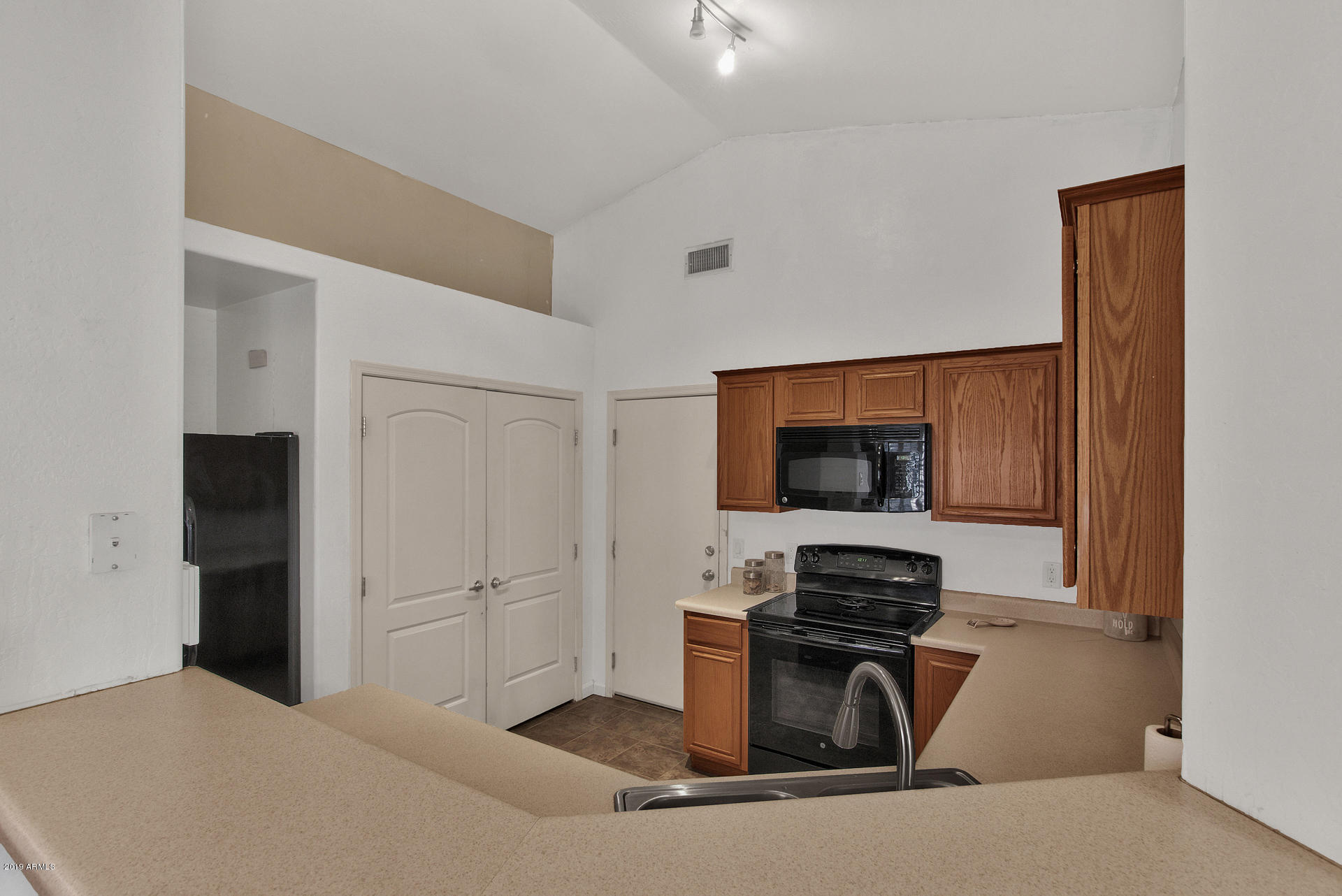 1260 South Lindsay Road, Unit 9 Mesa, AZ 85204 - Photo 13 of 24 Additional View of Kitchen