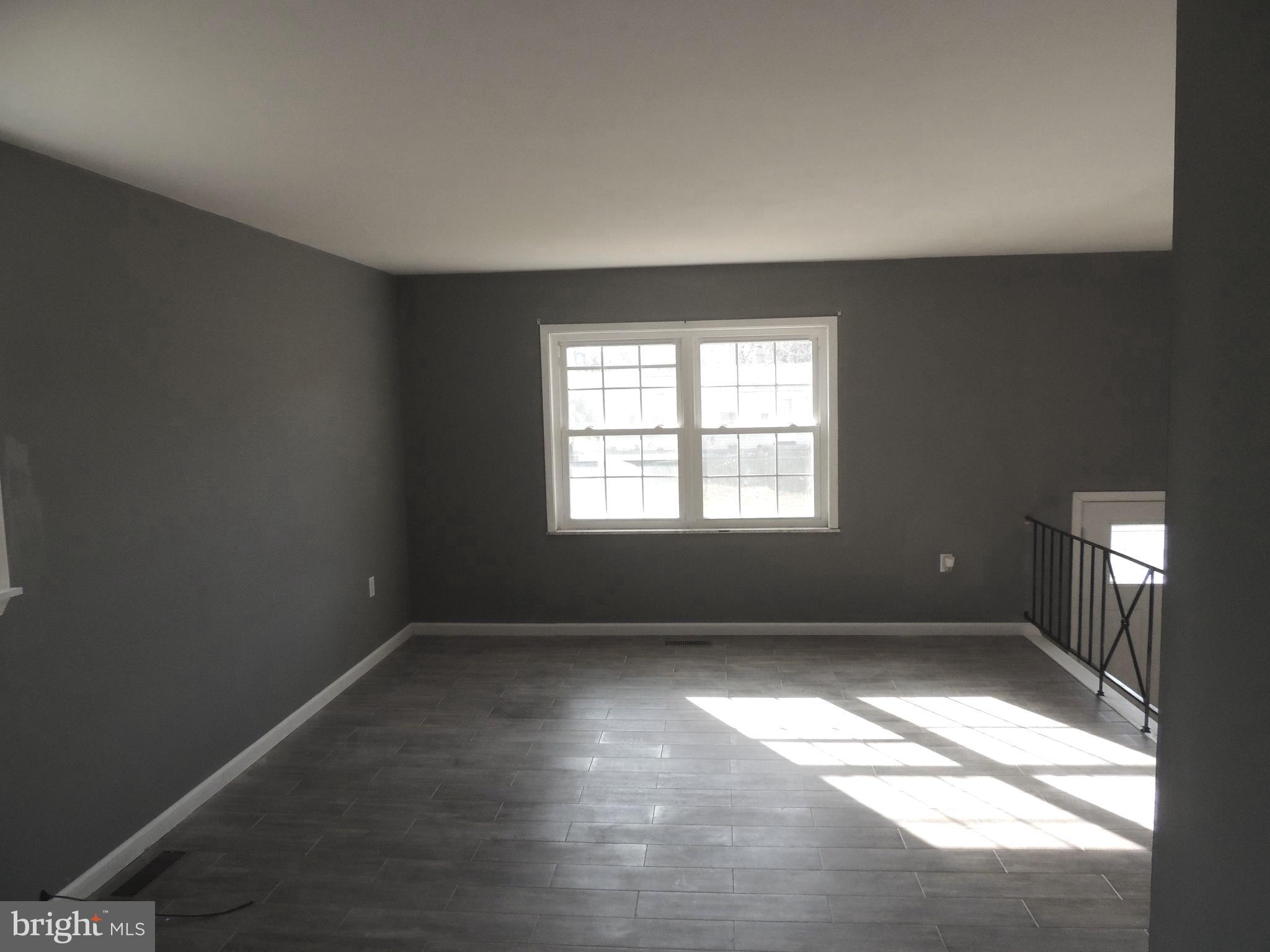 2402 Papaya Road Edgewood, MD 21040 - Photo 10 of 38 Living room