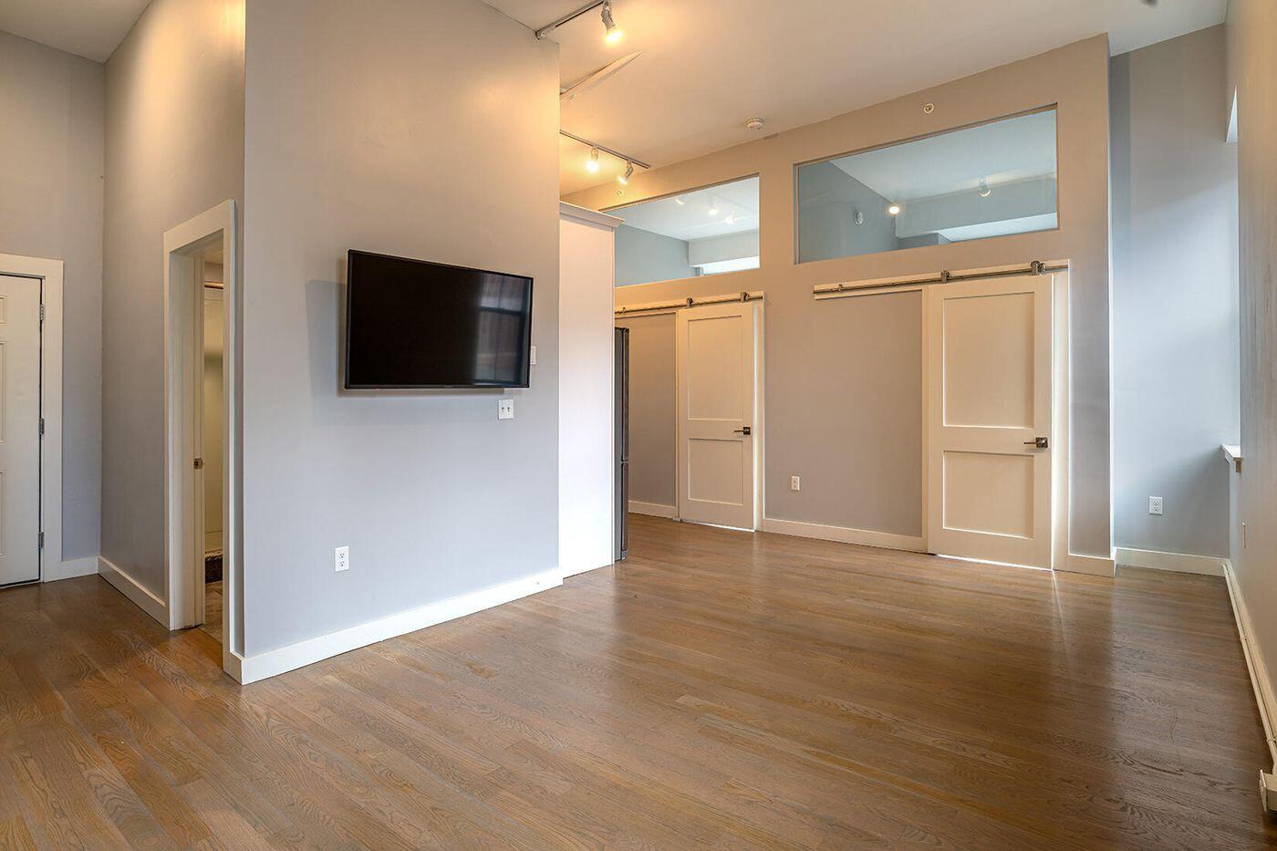 10 Exchange Street, Unit 413 Portland, ME 04101 - Photo 4 of 18 W4-ME2864-LANDVEST_03242610348