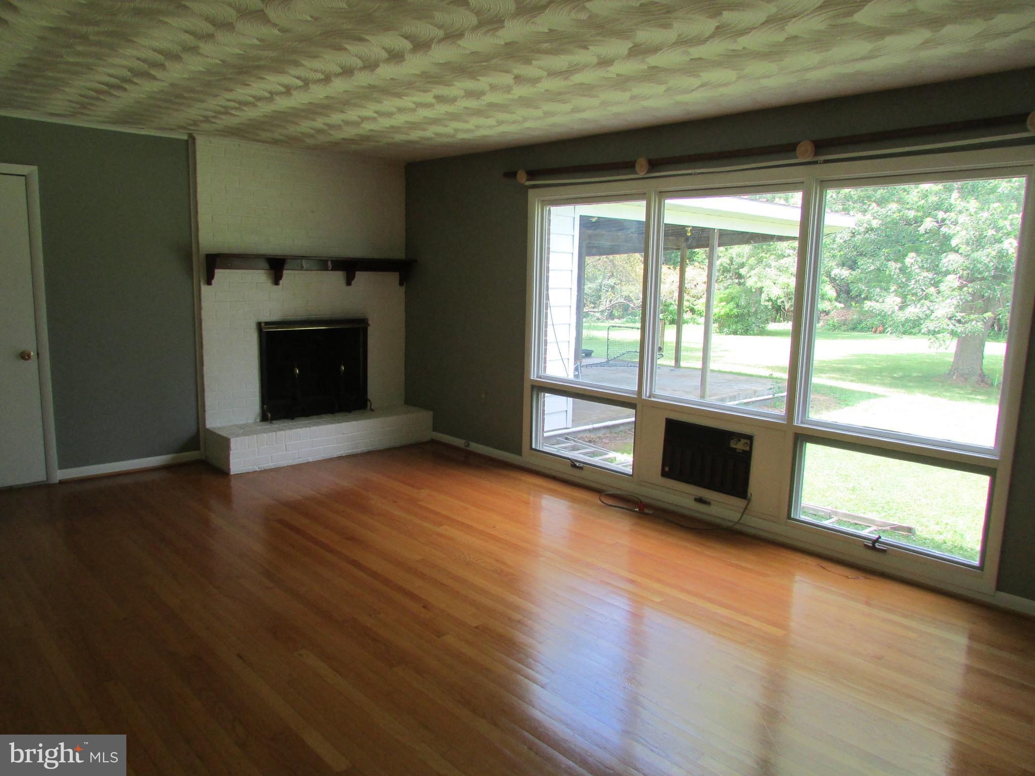 194 Rural Retreat Drive Ranson, WV 25438 - Photo 10 of 26 Living Room