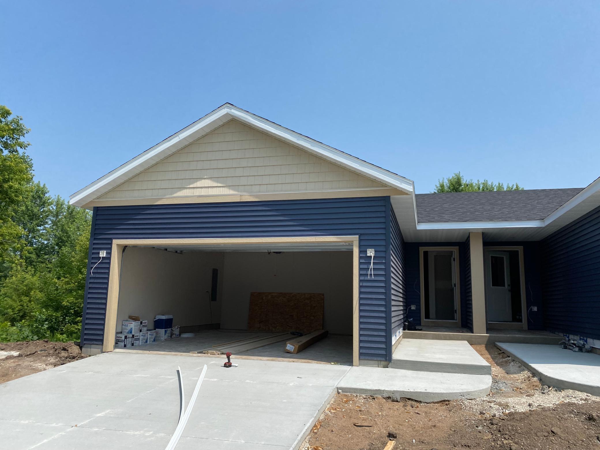 25 8th Street Northeast Plainview, MN 55964 - Photo 1 of 1