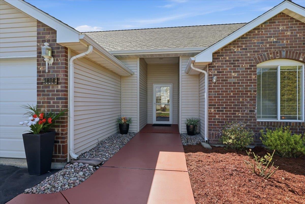 1818 South Sullivan Road Spokane Valley, WA 99037 - Photo 1 of 28
