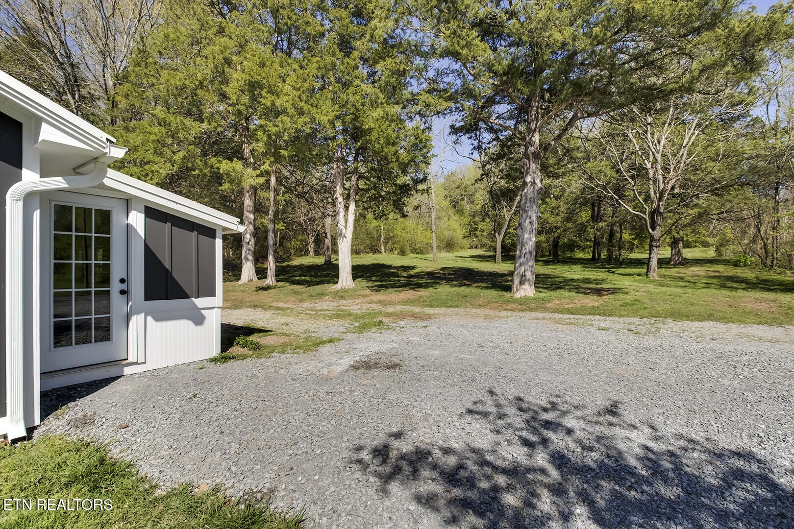 17716 Highway 58 Decatur, TN 37322 - Photo 19 of 35 19_StateHwy58N_17716_MudRoomLaundryEntry