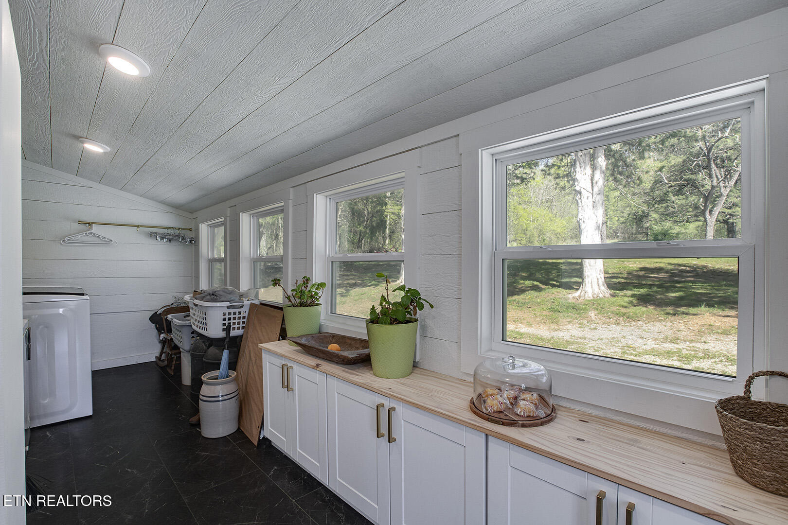 17716 Highway 58 Decatur, TN 37322 - Photo 20 of 35 20_StateHwy58N_17716_MudRoom-Laundry02