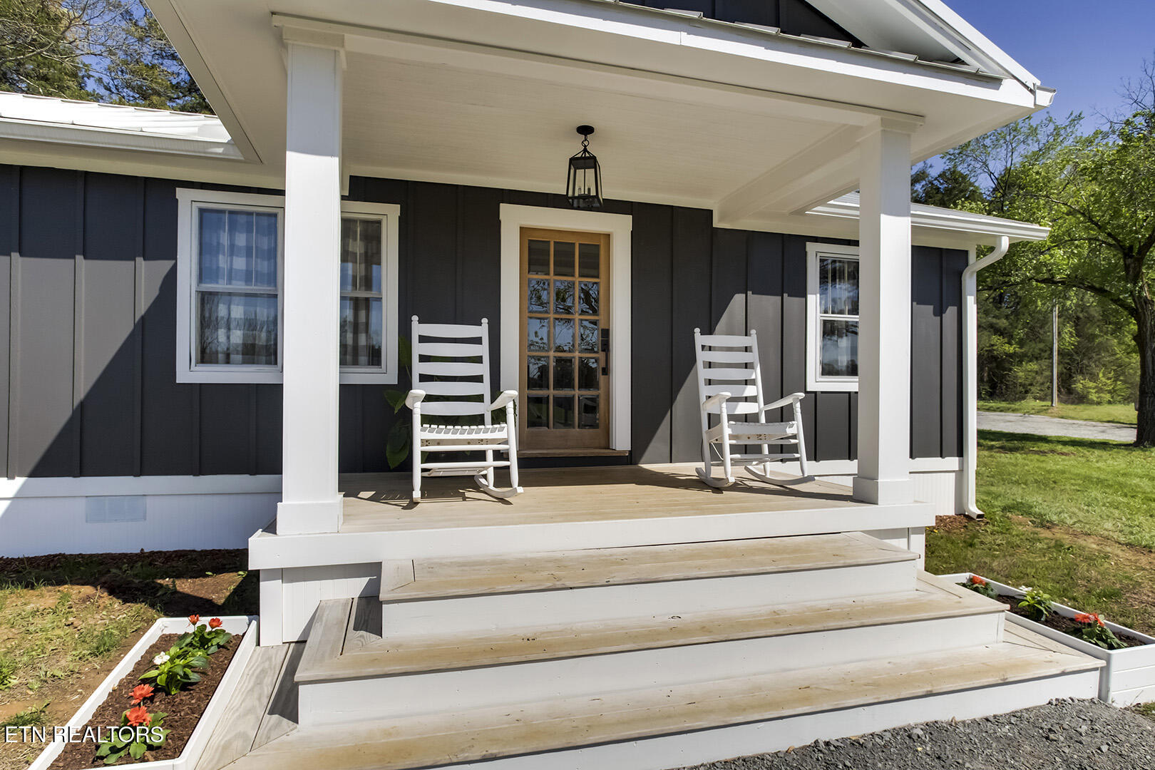 17716 Highway 58 Decatur, TN 37322 - Photo 4 of 35 04_StateHwy58N_17716_FrontPorch