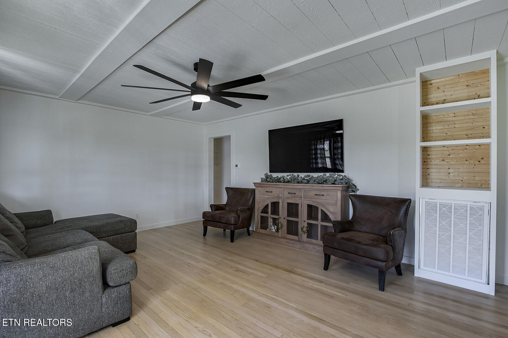 17716 Highway 58 Decatur, TN 37322 - Photo 5 of 35 05_StateHwy58N_17716_Living01