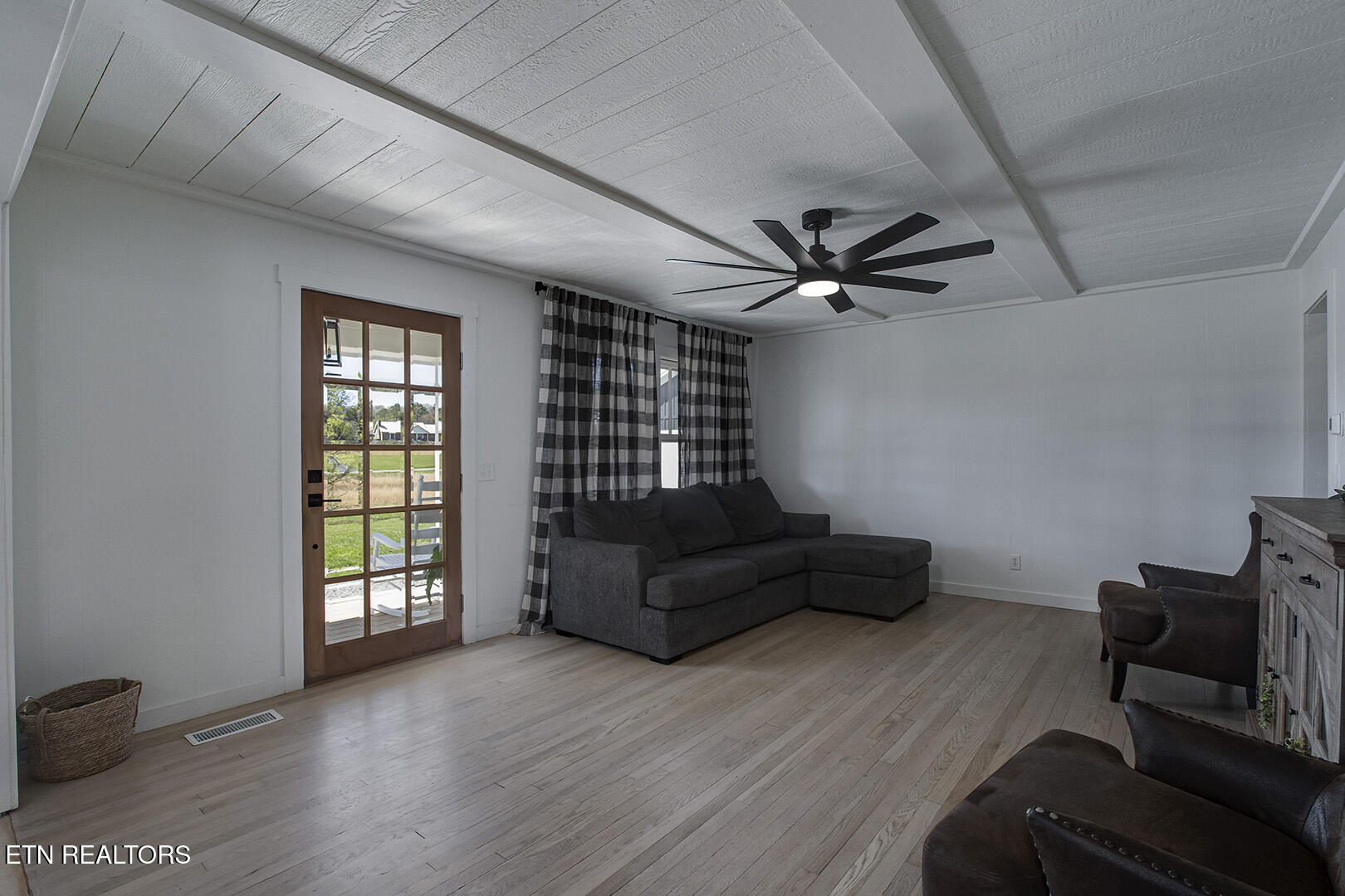 17716 Highway 58 Decatur, TN 37322 - Photo 6 of 35 06_StateHwy58N_17716_Living02