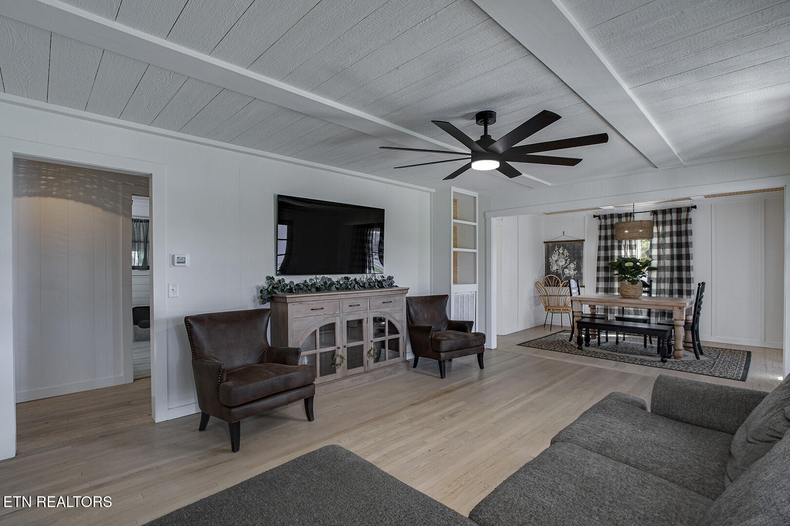 17716 Highway 58 Decatur, TN 37322 - Photo 8 of 35 08_StateHwy58N_17716_Living04