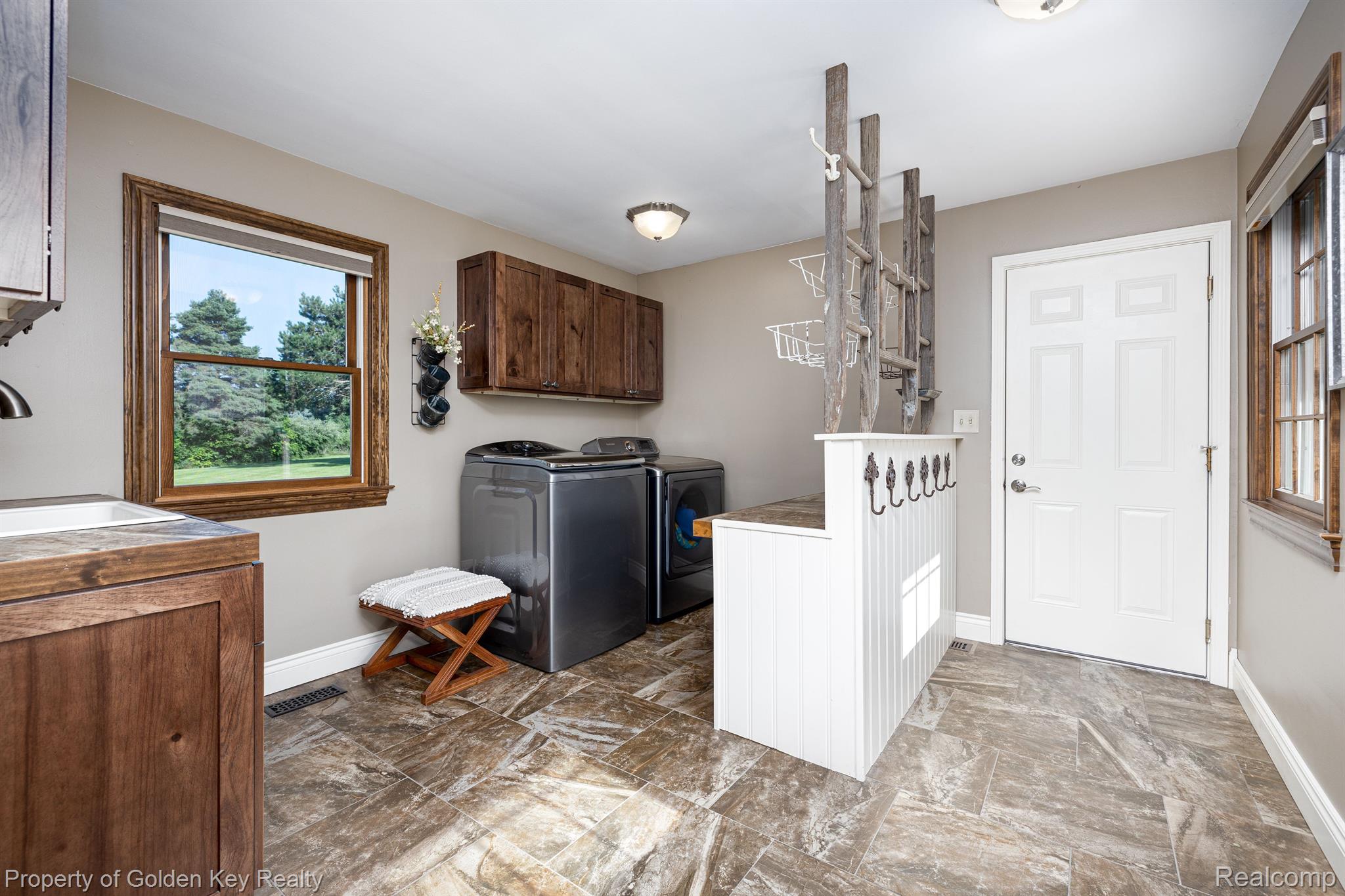 56515 9 Mile Road South Lyon, MI 48178 - Photo 10 of 36 Gallery Image 10