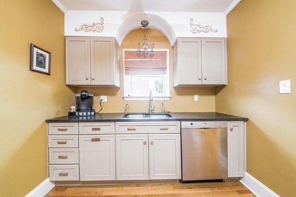 11 Vail Street Springfield, MA 01118 - Photo 7 of 21 Gallery Image 7