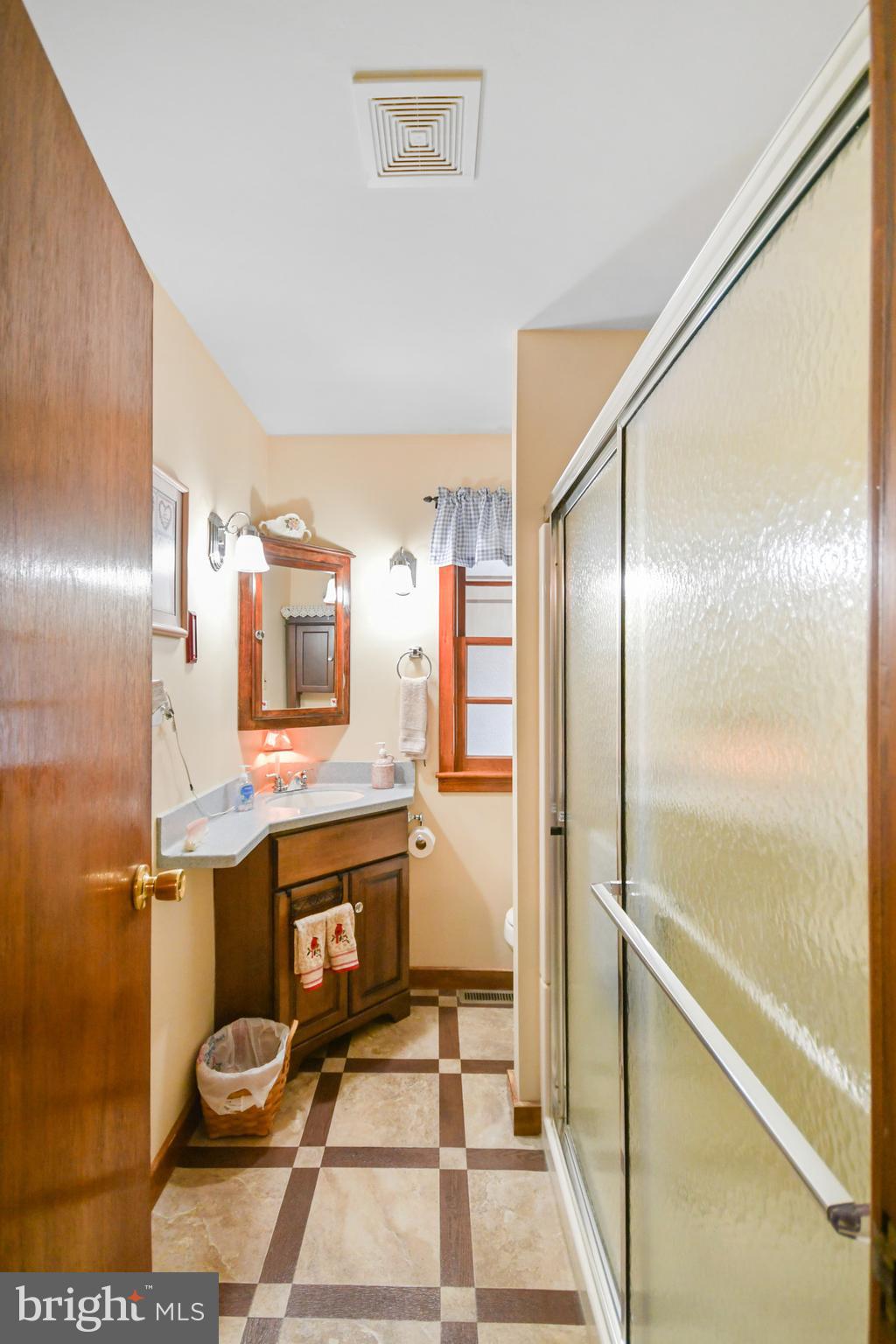 1434 Honda Road Hanover, PA 17331 - Photo 32 of 45 Full Bath