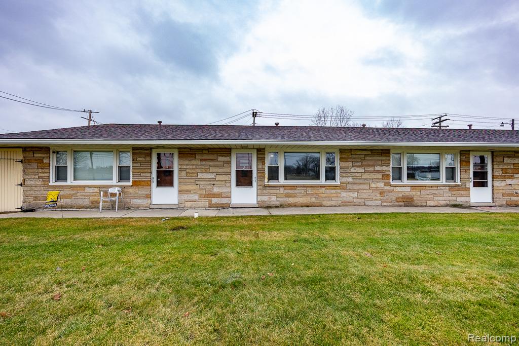 12523 Pennsylvania Road, Unit 2 Riverview, MI 48193 - Photo 2 of 38