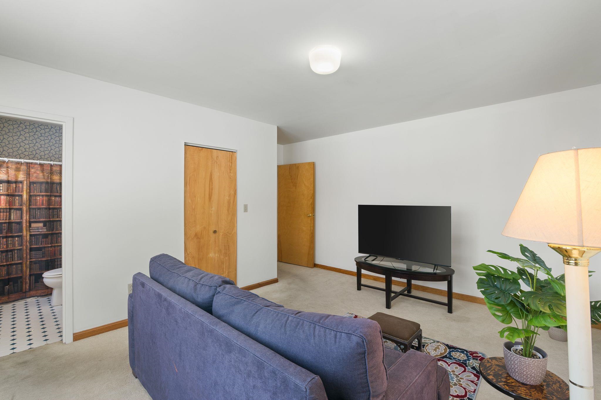 87 Orchard Street, Unit 87 Brattleboro, VT 05301 - Photo 14 of 27