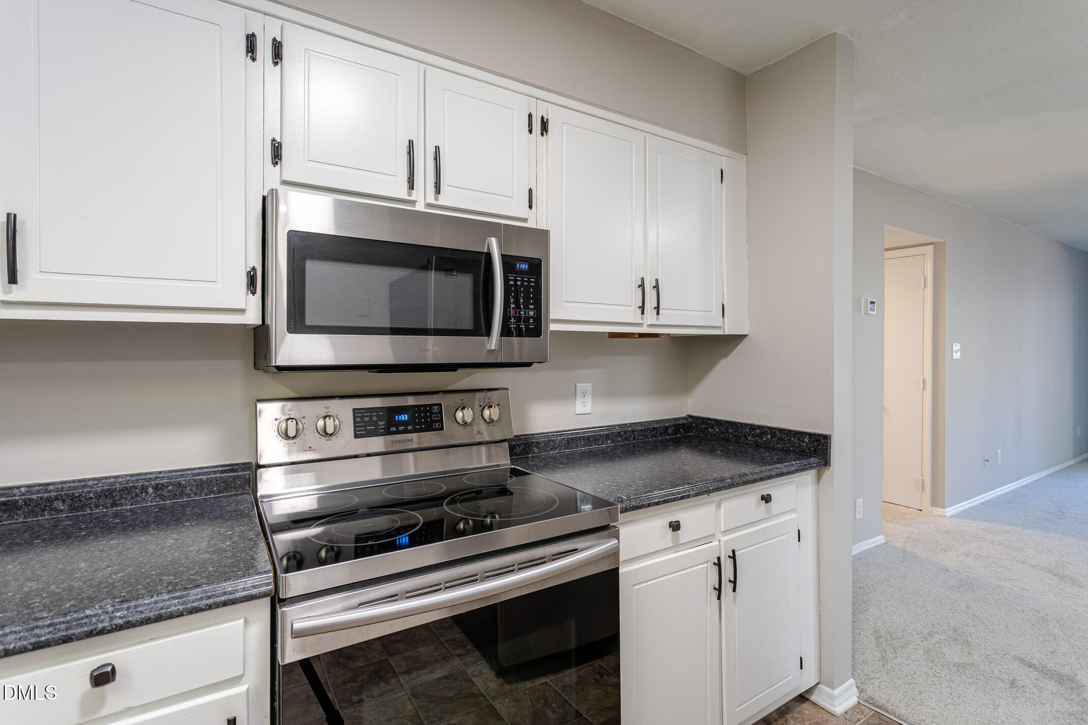 5026 Flint Ridge Place Raleigh, NC 27609 - Photo 7 of 19 havasy-5026-flint-ridge-7