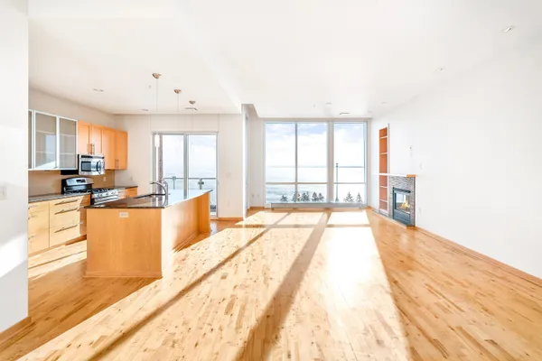 $750,000 | 311 East Superior Street, Unit 704, Duluth, MN 55802