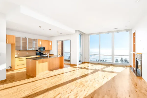 $750,000 | 311 East Superior Street, Unit 704, Duluth, MN 55802