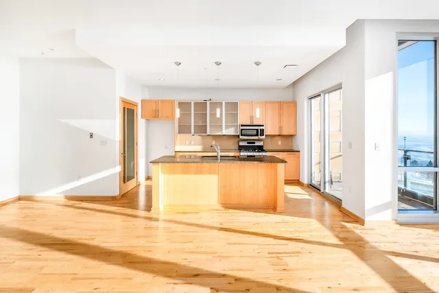 $750,000 | 311 East Superior Street, Unit 704, Duluth, MN 55802