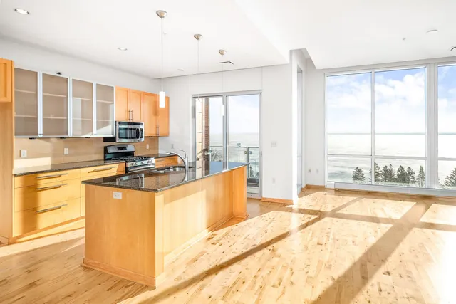 $750,000 | 311 East Superior Street, Unit 704, Duluth, MN 55802