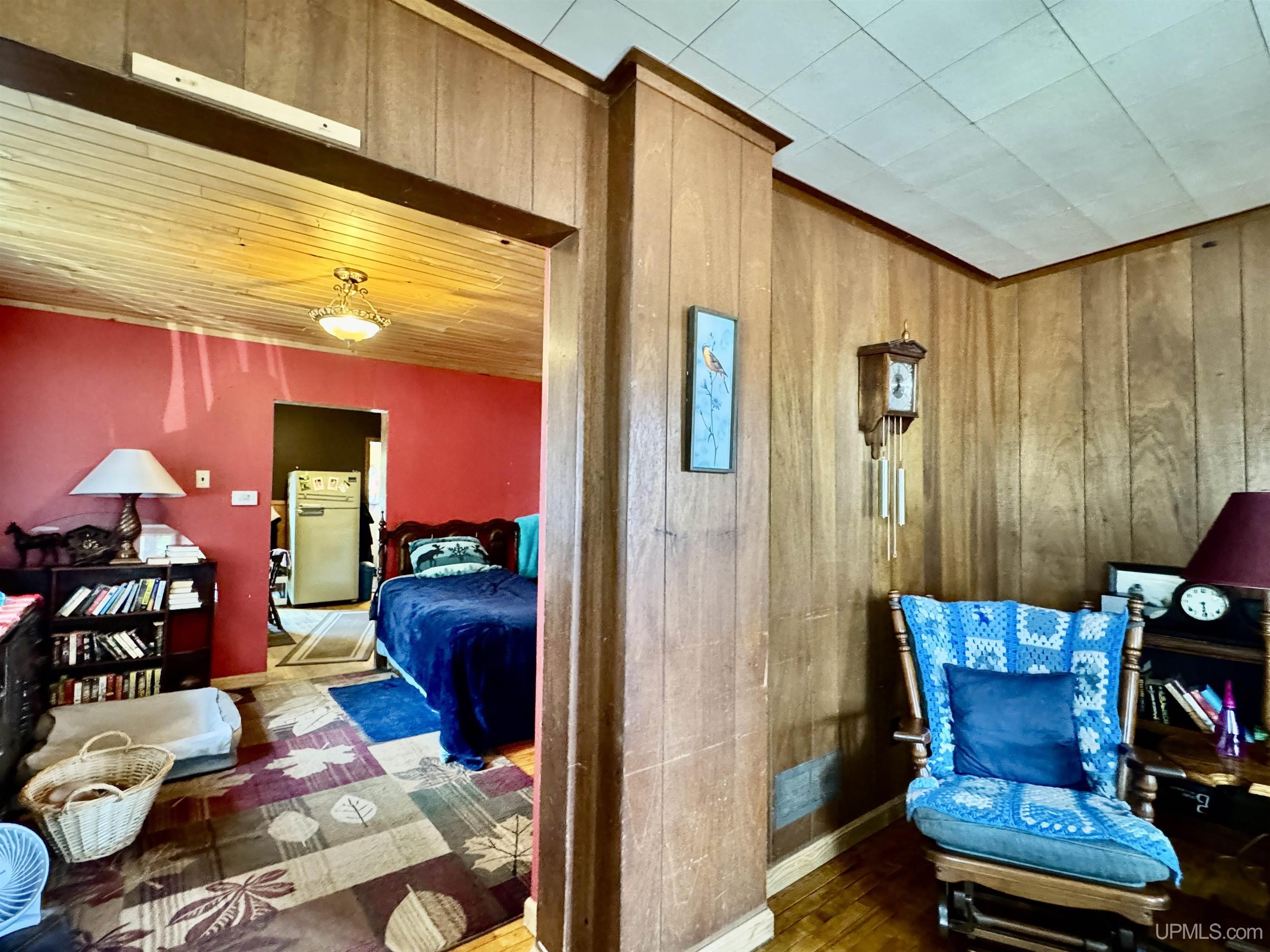 205 Kearsarge Street Calumet, MI 49913 - Photo 4 of 29