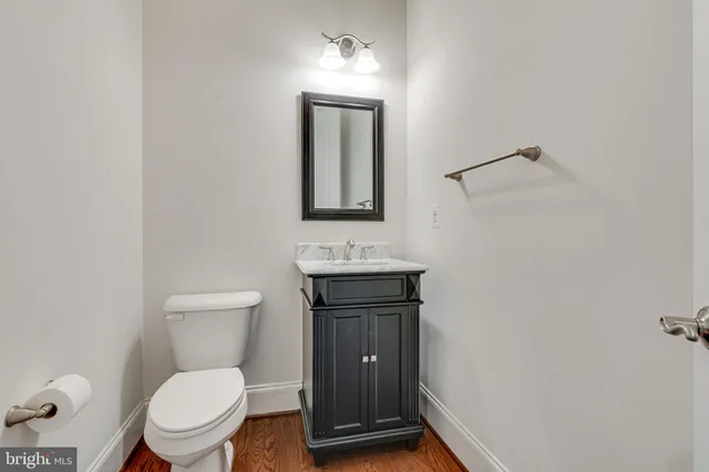 $1,679,000 | 10002 Courthouse Road, Vienna, VA 22181