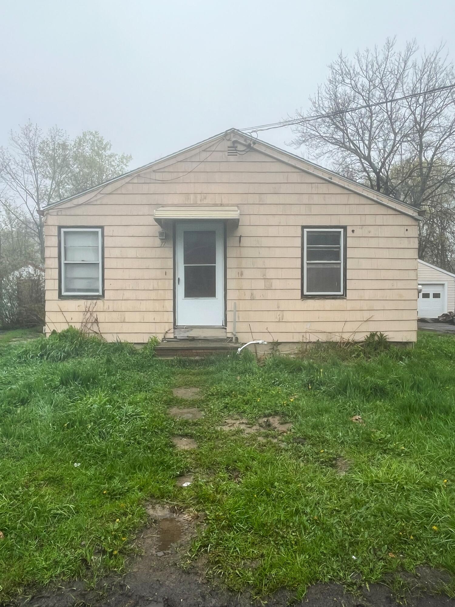 77 Edgewood Avenue Portland, ME 04103 - Photo 2 of 16 IMG_6807