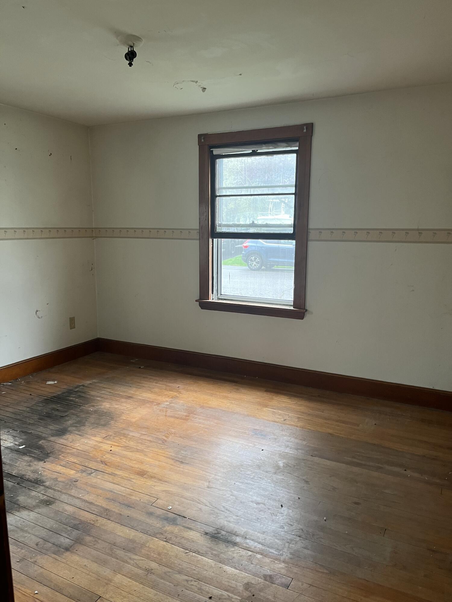 77 Edgewood Avenue Portland, ME 04103 - Photo 6 of 16 IMG_6812