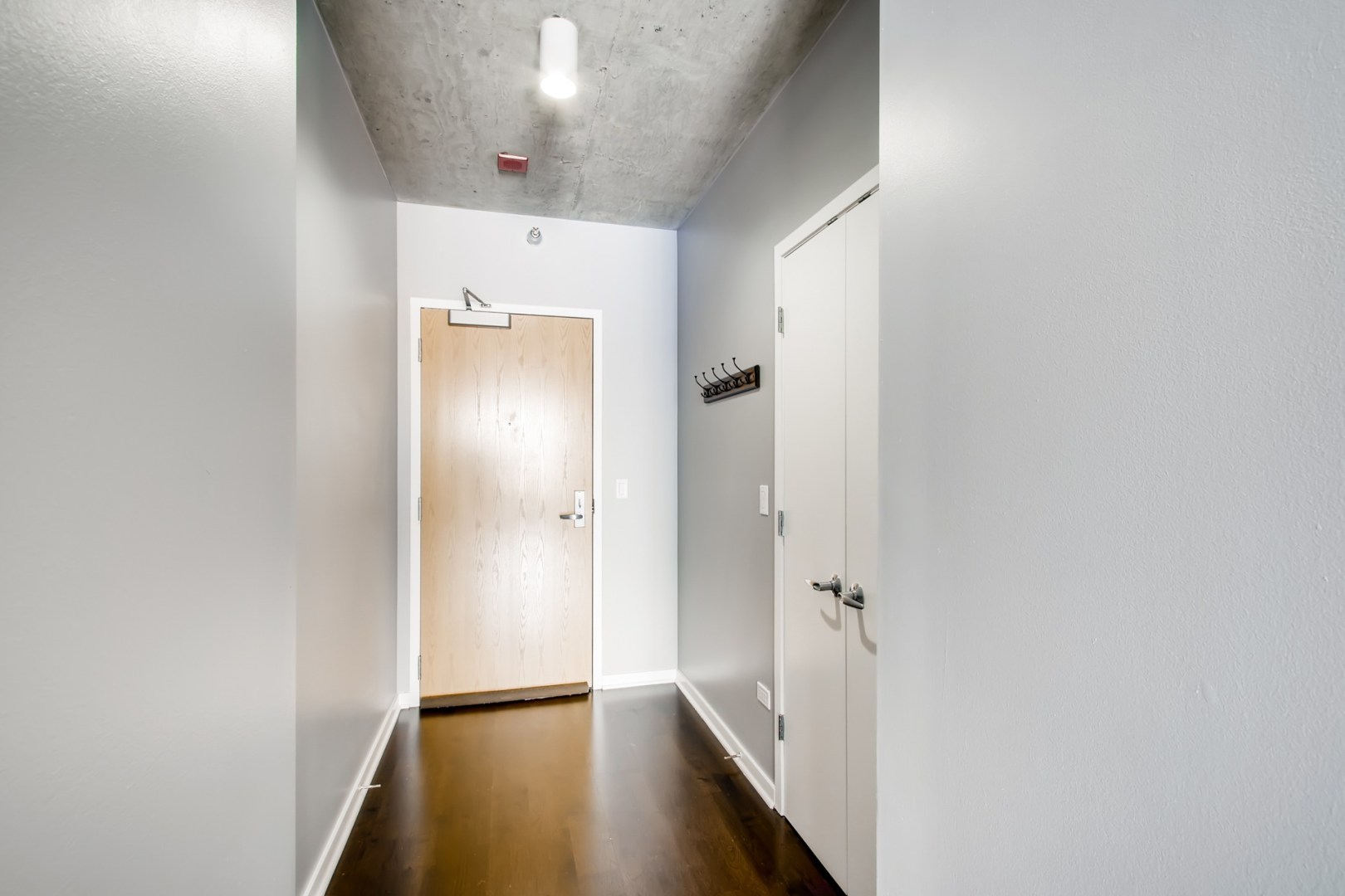 611 South Wells Street, Unit 1003 Chicago, IL 60607 - Photo 4 of 35